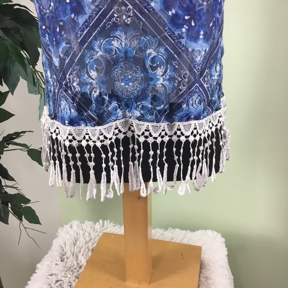 Rue 21 Medium crop with crochet trim - Picture 7 of 15